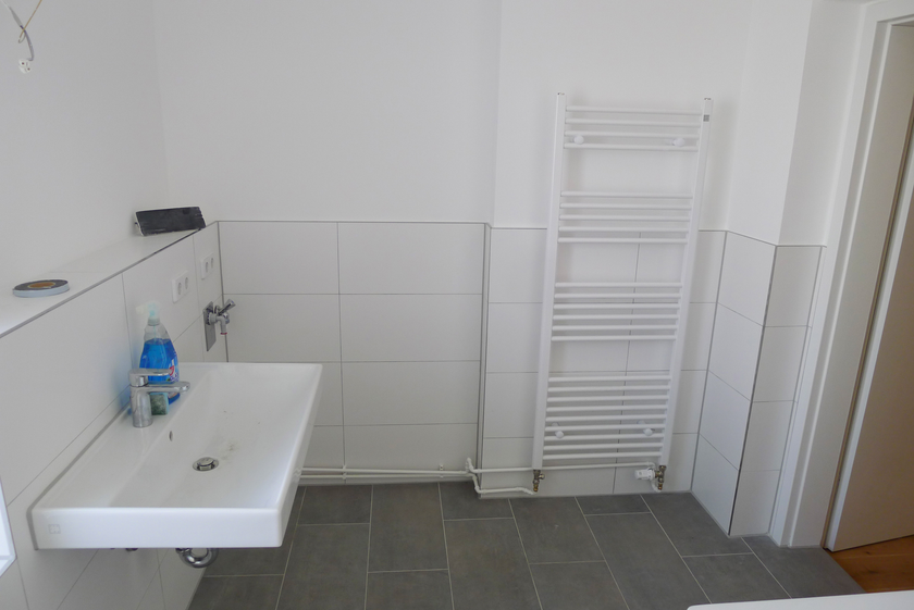 Neues Wannenbad mit Fenster