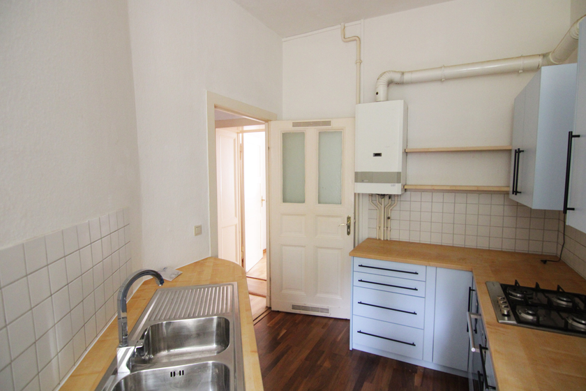 Küche mit kleiner EBK