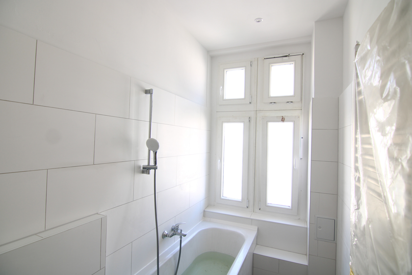 Neues Wannenbad mit Fenster