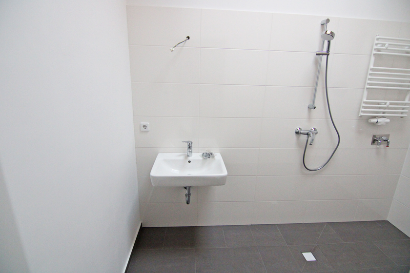 Duschbad (Abb. ähnlich)