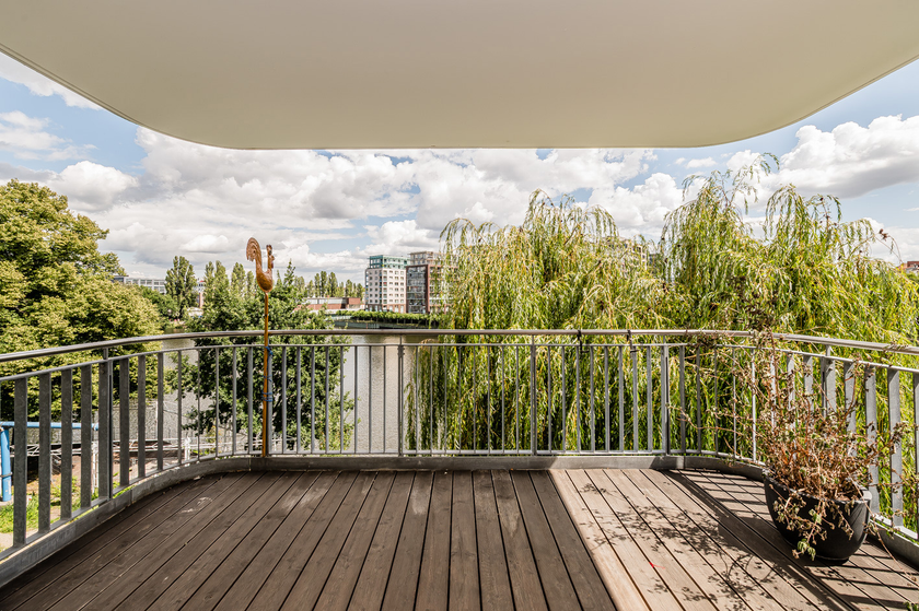 Geräumige Sonnenterrasse