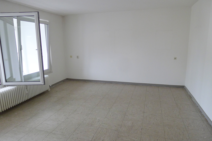 Geräumiges Wohnzimmer