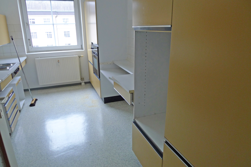 Küche mit Einbauküche