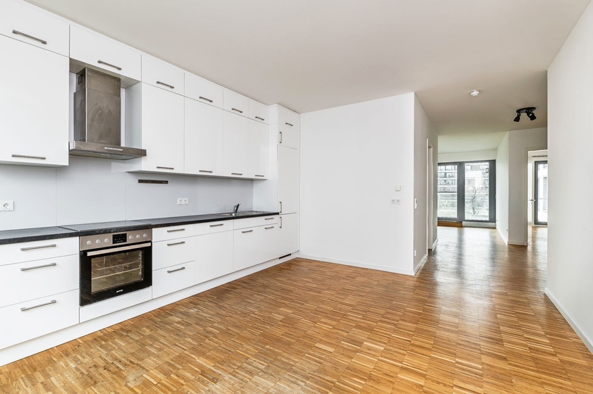 Küche mit EBK + Essplatz