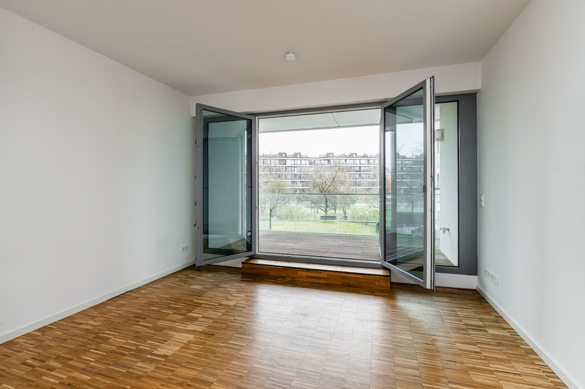 Wohnzimmer mit gr. Balkon