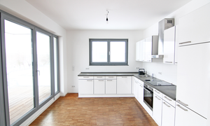 Geräumige Einbauküche