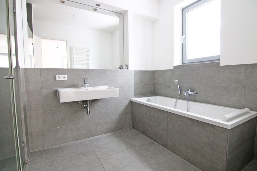 Masterbad mit Wanne+Dusche