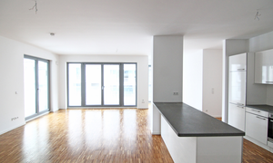 Geräumiges Wohnzimmer