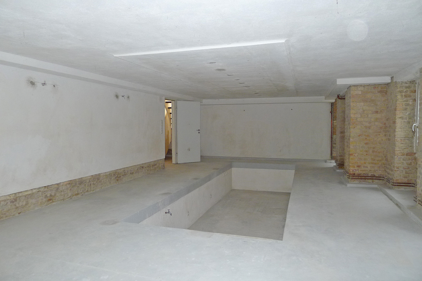 Großer Raum im Untergeschoss