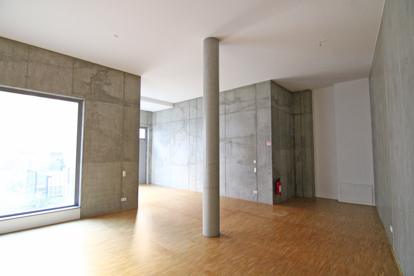 Großer Raum im Industrial Look