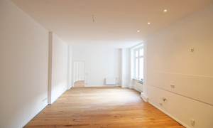 Großer Wohnbereich mit off. Kü