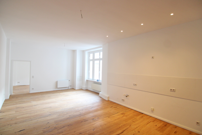 Großer Wohnbereich mit off. Kü