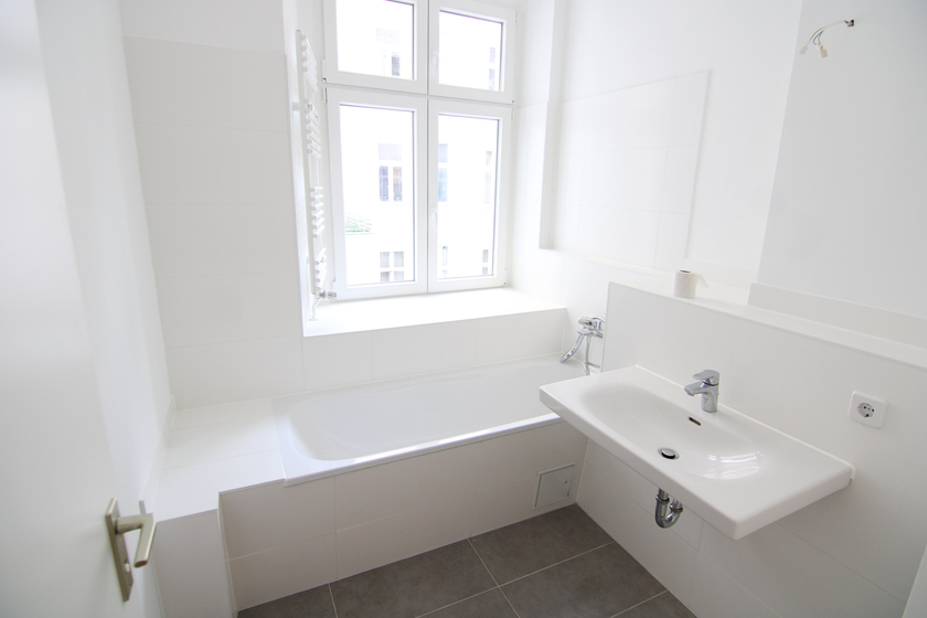 Wannenbad mit Fenster