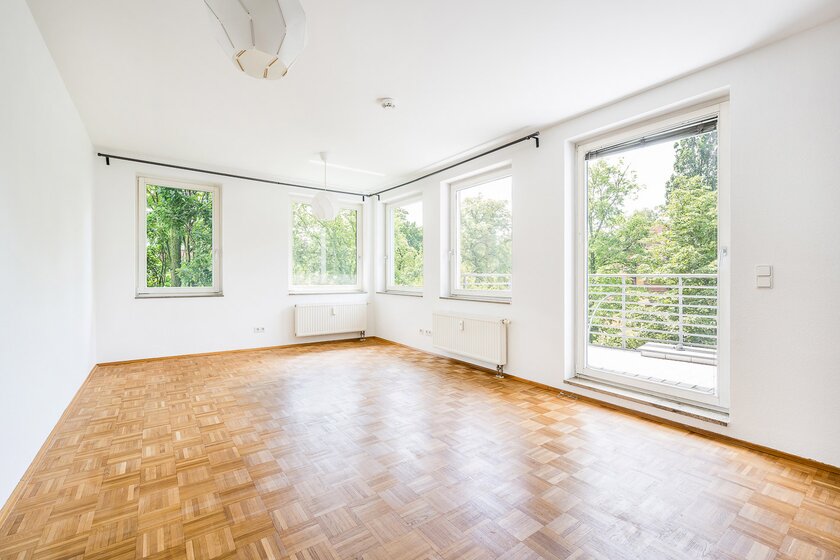 Lichterfülltes Wohnzimmer