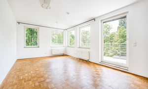 Lichterfülltes Wohnzimmer