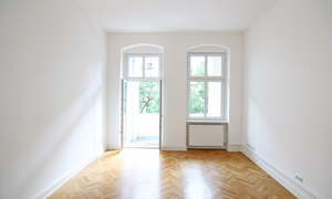 Wohnzimmer mit Südwest-Balkon