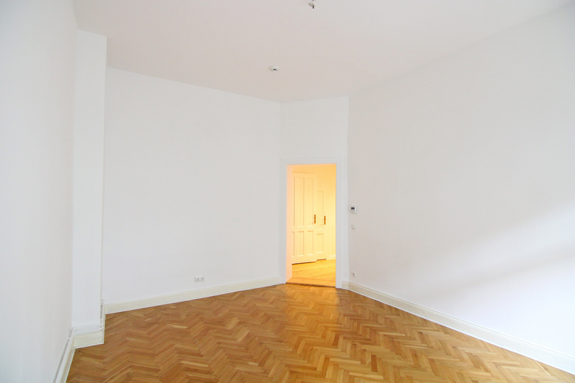 Wohnzimmer mit Südwest-Balkon