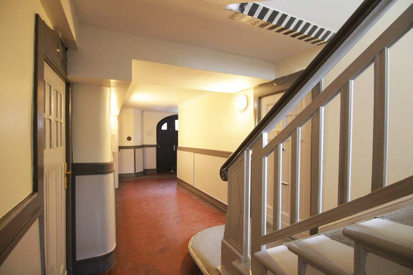 Gepflegtes Hausportal