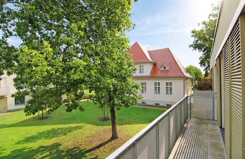 Toller Balkon mit Grünblick