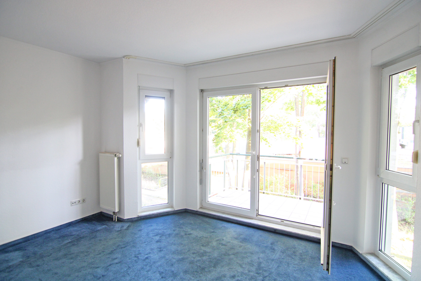 Geräumiges, helles Wohnzimmer