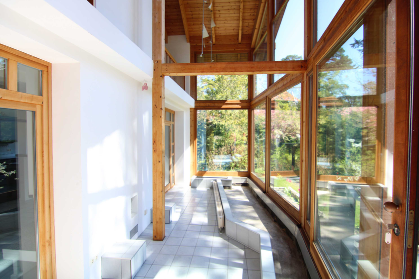 Geräumiger Wintergarten