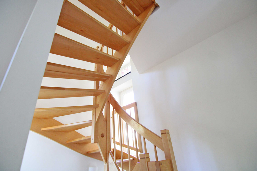 Treppe ins Obergeschoss