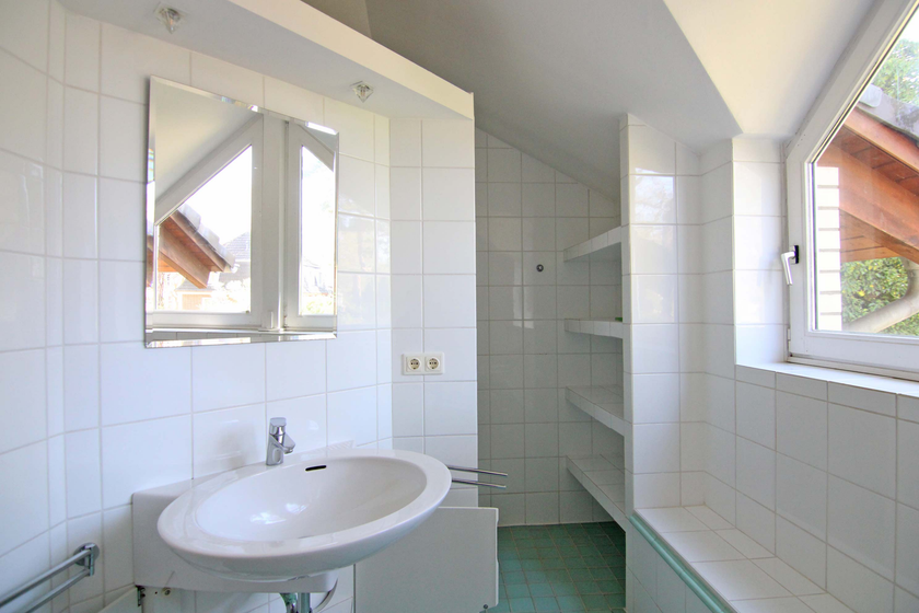 Masterbad mit Wanne + Dusche