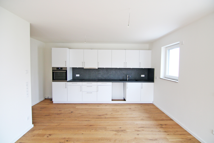 Neue, hochwertige EBK