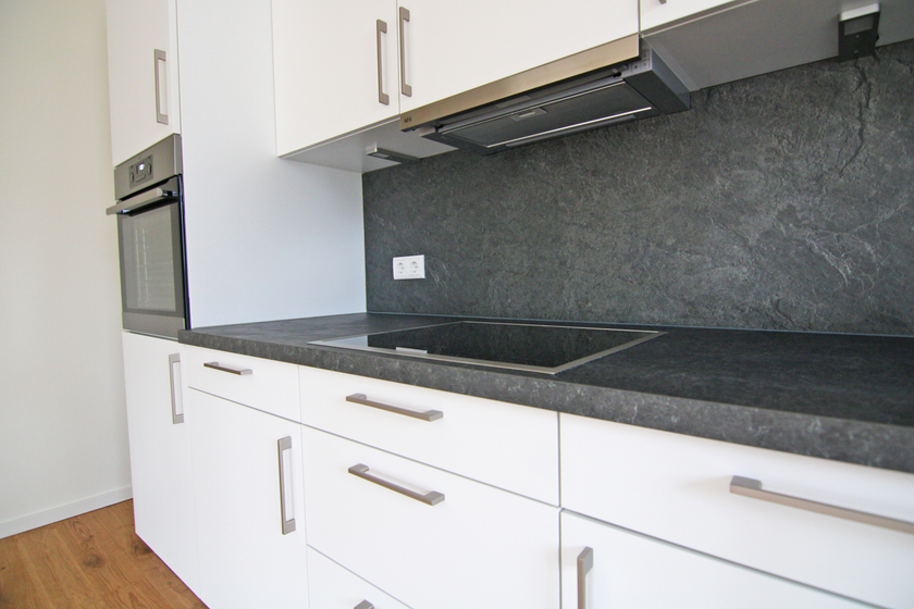 Neue, hochwertige EBK