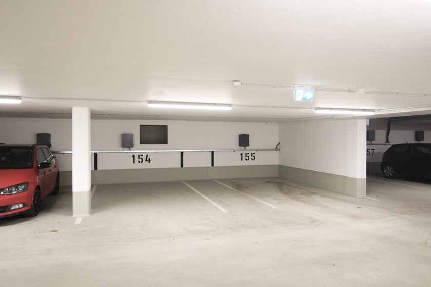 Großzügige Tiefgarage