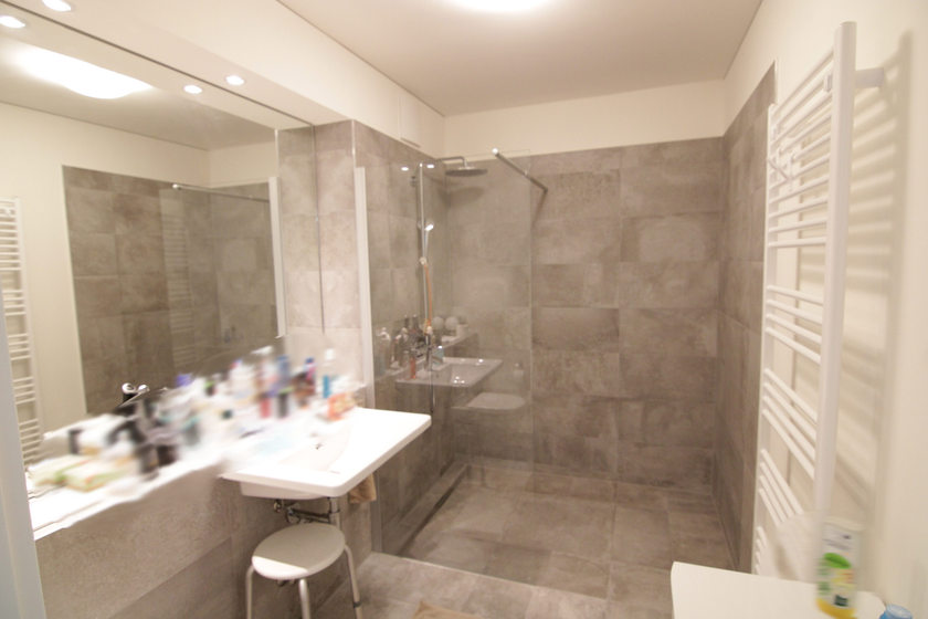 Elegantes Duschbad