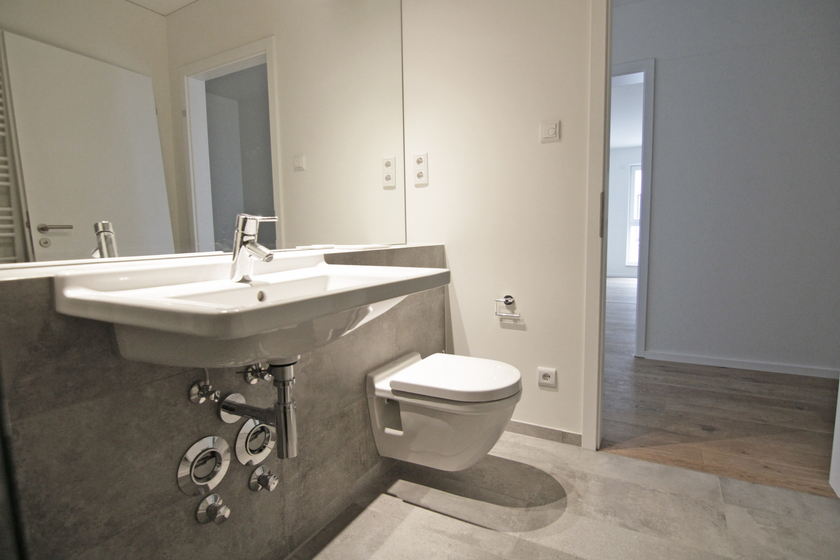 Bad mit großer Dusche