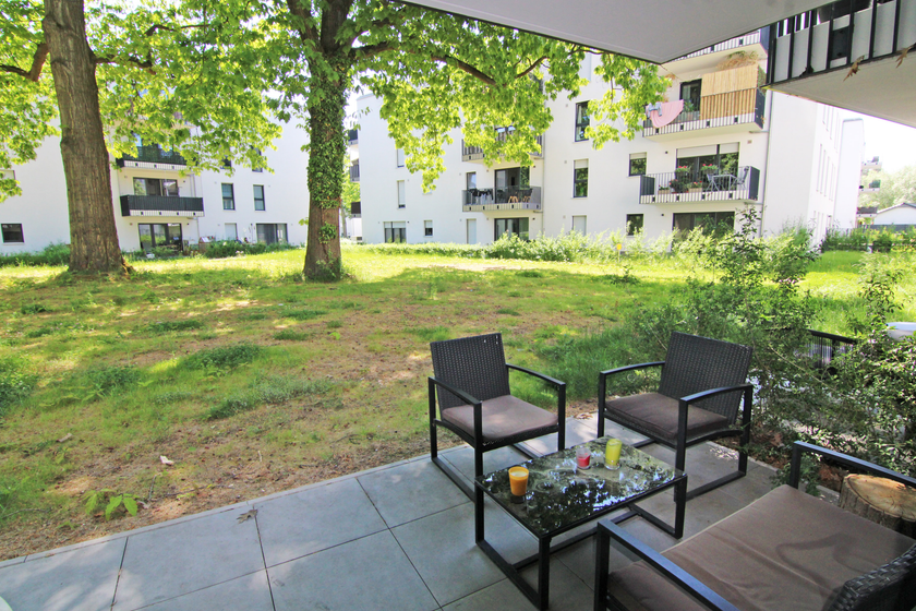 Große Terrasse nach Süden!