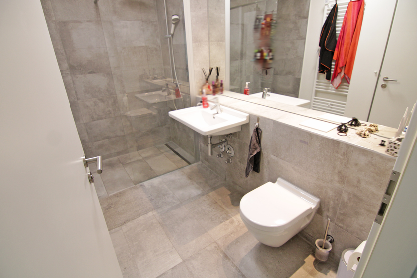 Elegantes Duschbad