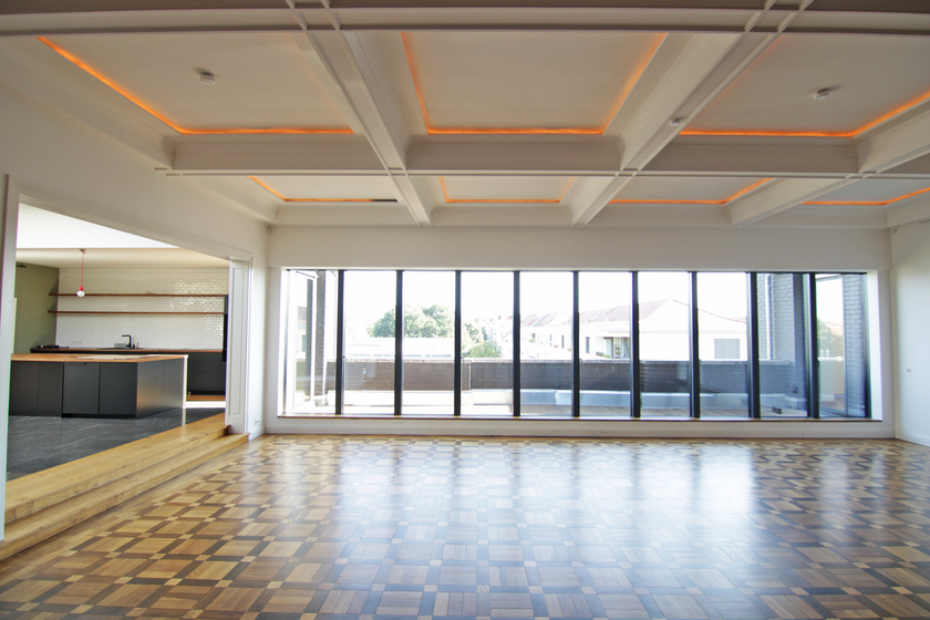 Sehr große Wohnhalle