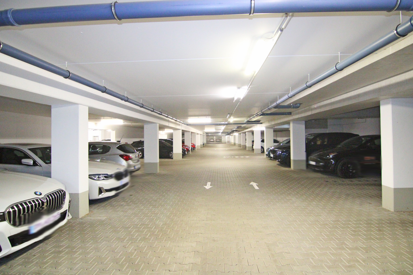 Geräumige Tiefgarage